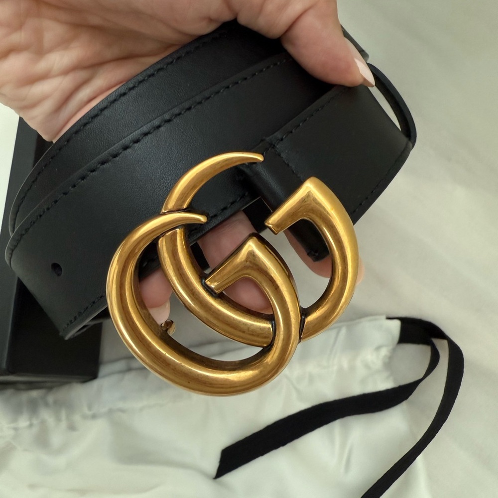 Gucci Black Belt with Gold GG Buckle - Picture 2 of 4
